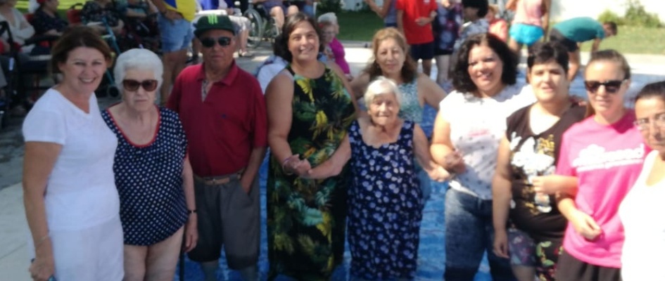 mayores piscina 20082019